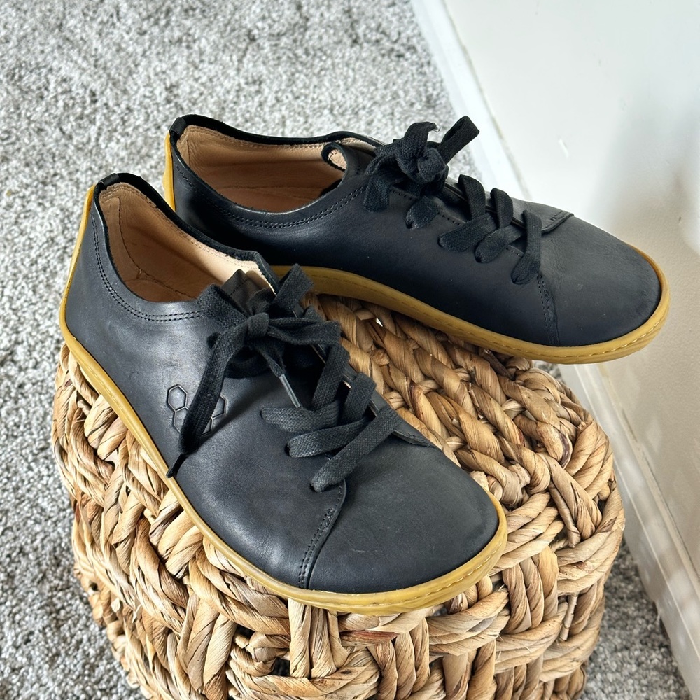 Vivo Barefoot Shoes Sneakers Addis leather like New 38 minimalist Black color
